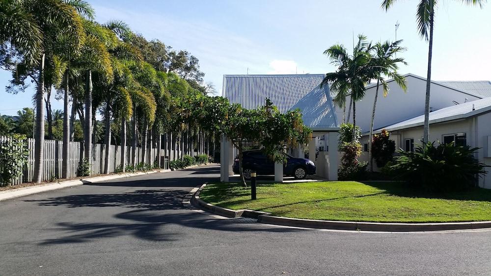 Titree Village Holiday Apartments Port Douglas Exterior photo